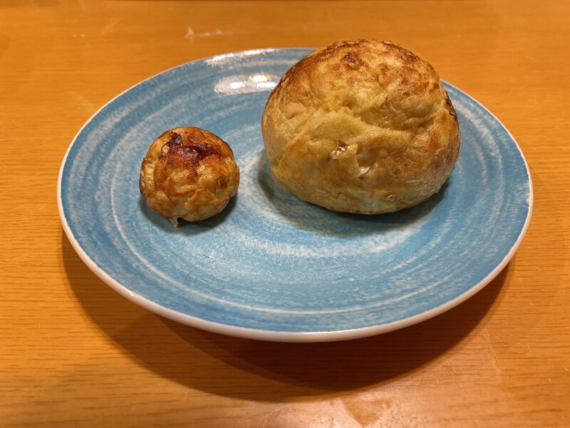 小さなたこ焼きと大きなたこ焼き